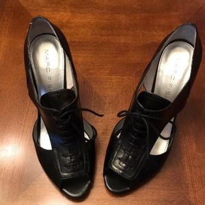 Marc Fisher peep toe & side black leather heel